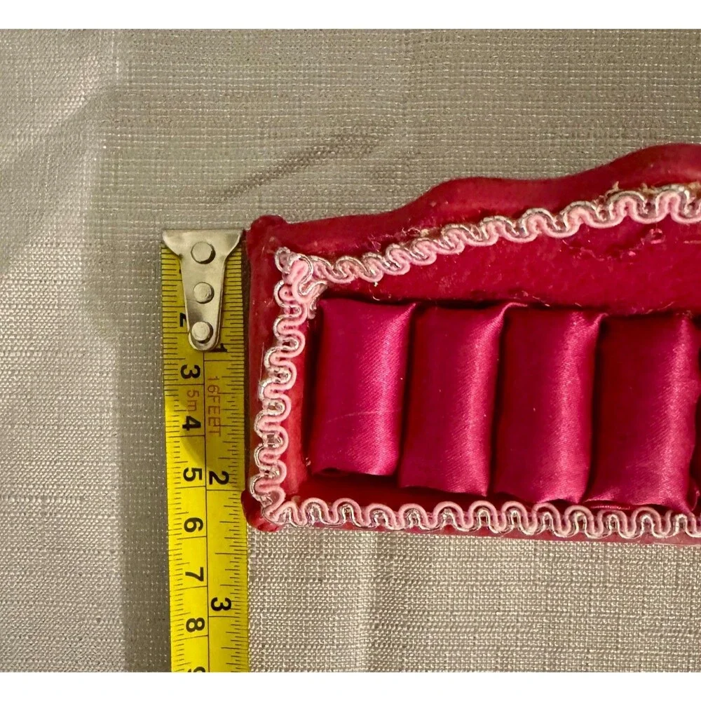 Rings Display Stand Sofa Lounger Shape Lovely Magenta Ring Holder